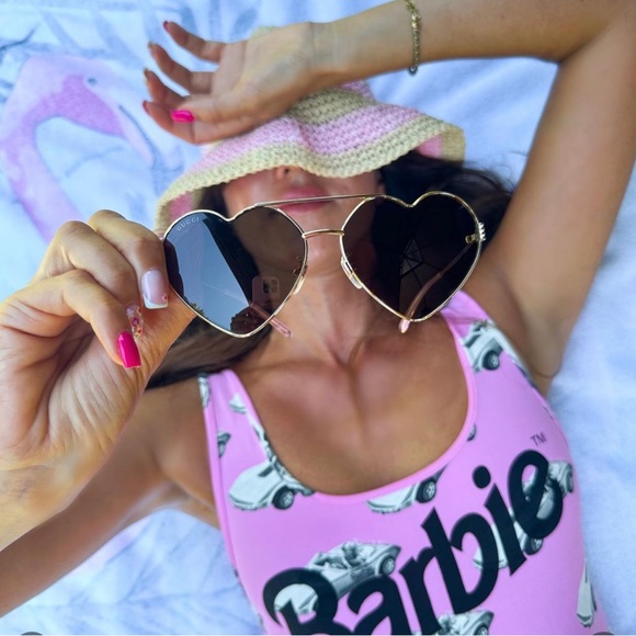 Ship same day - 💯 - New Authentic GUCCI Gold Heart Sunglasses - Picture 7 of 17